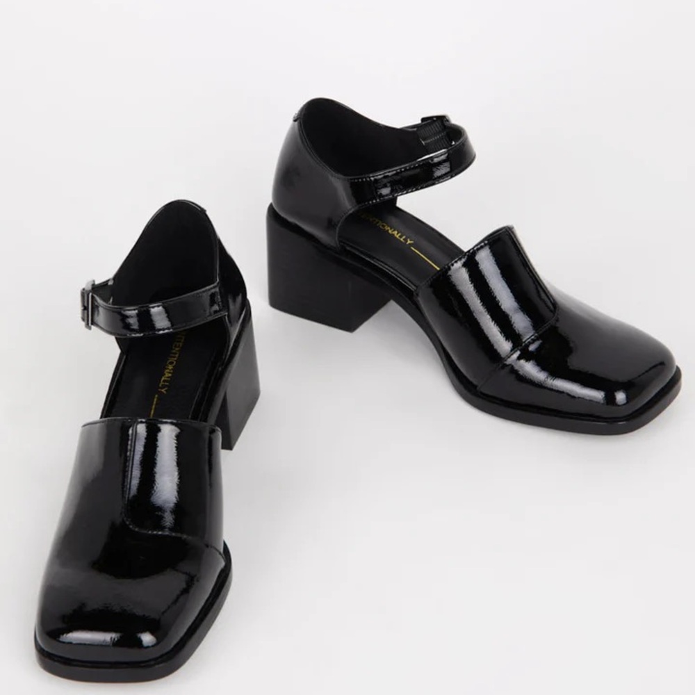INTENTIONALLY BLANK Black Patent Heels